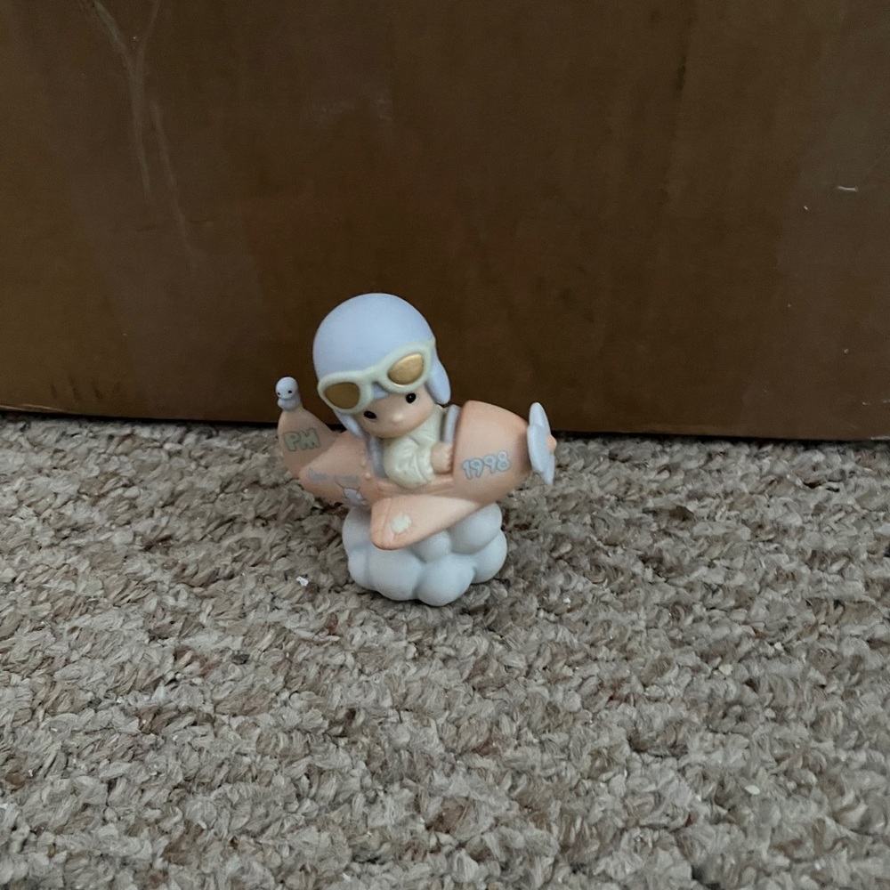 Figurines